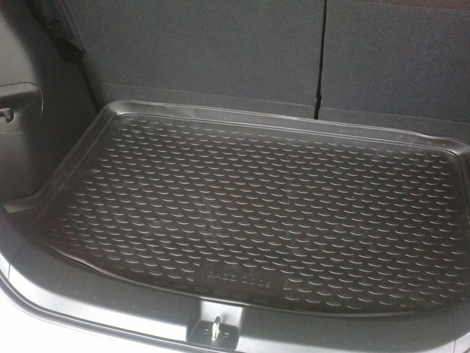 Коврик в багажник Honda Fit (2013+) правый руль полиуретан