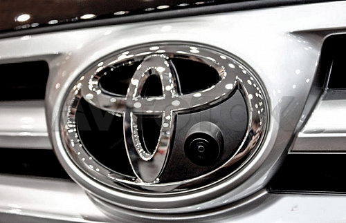 Штатная камера переднего вида Toyota (боковая в эмблему) SPD-144