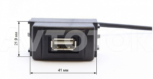 USB разъем в штатную заглушку для Nissan RP-UC4