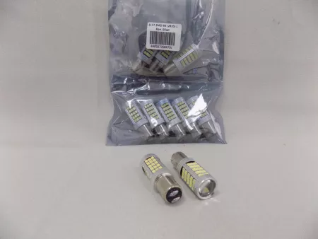 Светодиодная лампа 12V BA15S белая, 66 SMD 2835 диодов линза, двухконтактная