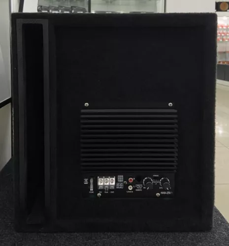 Deaf Bonce Hannibal HS-600 активный корпусной сабвуфер